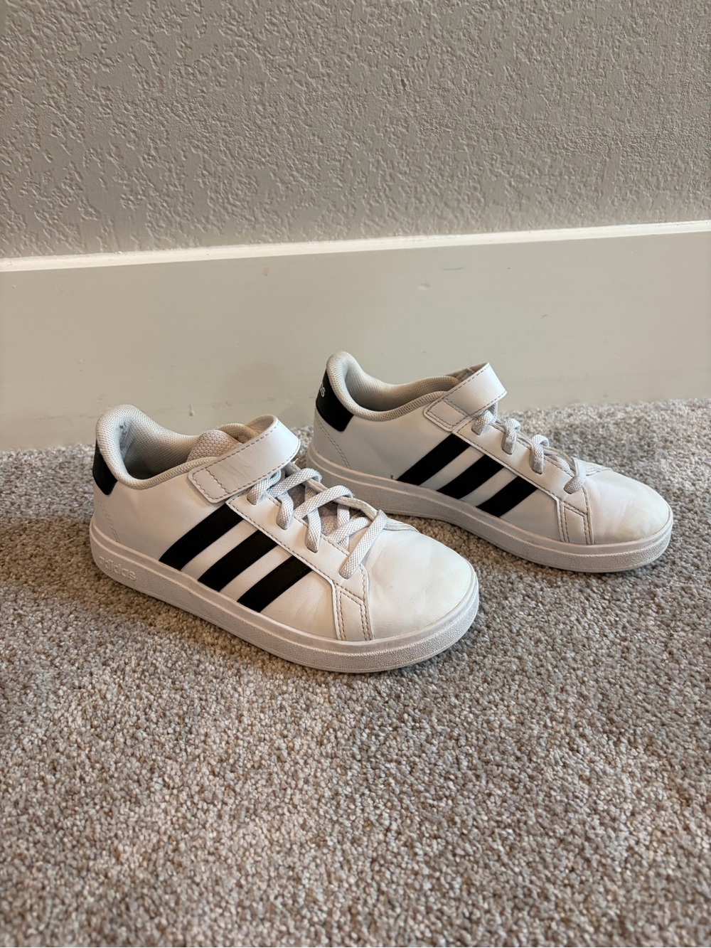adidas Grand Court 2.0 Kids White Black Sneakers Size 1